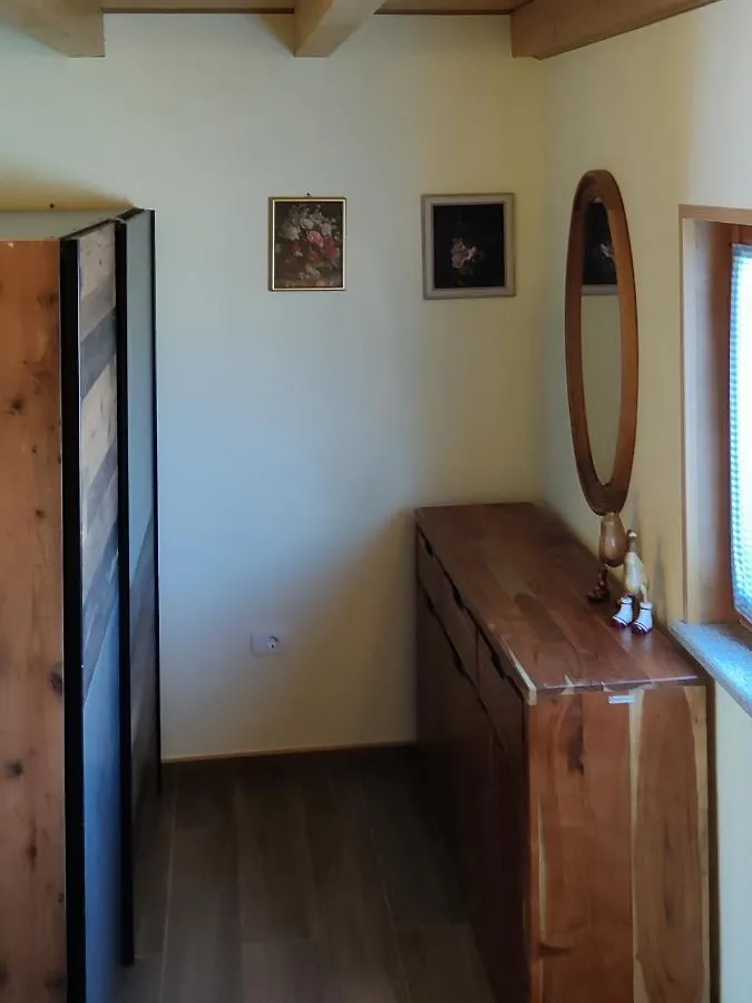 Iskra Apartment Groznjan